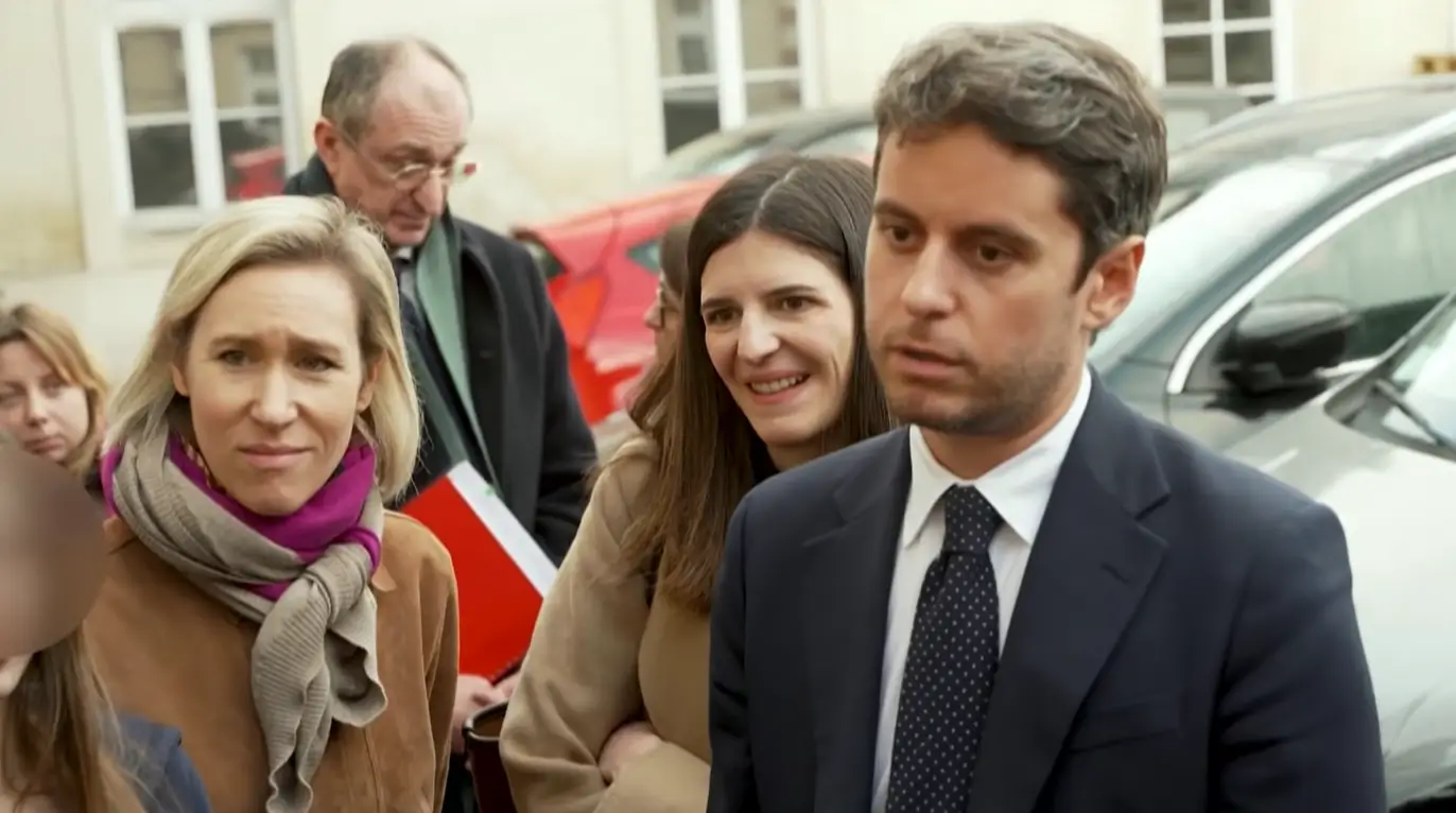 Gabriel Attal cherche un nom de parti : Quand le navire coule, on repeint la coque