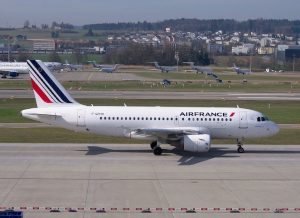 Trafic aérien diminué et hausse des frais - b1 foto