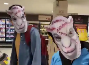 Le masque provoque une réaction étrange
