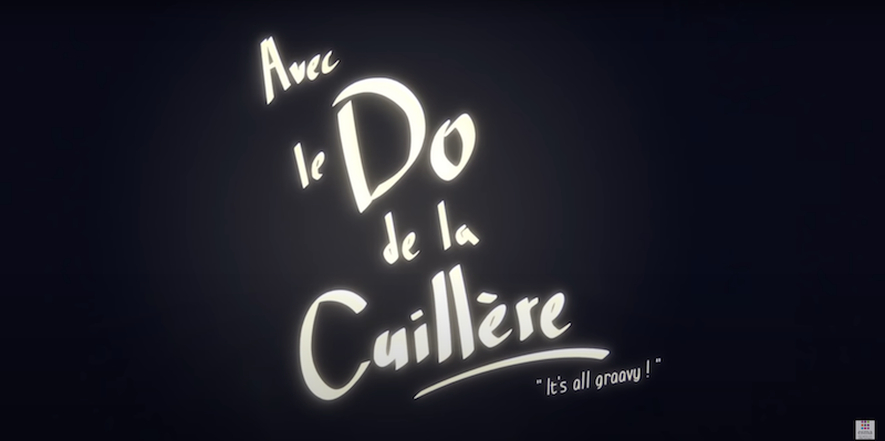 Avec le dos de la cuillère