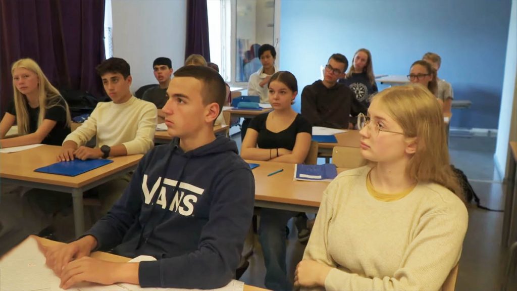 Credit photo : Capture écran de la vidéo "Plus de livres, moins d’écrans dans les classes de Suède" de Radio Canada