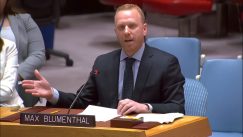Crédit photo : Capture d'écran tirée de la vidéo de Max Blumenthal de Grayzone lors de son discours devant le Conseil de sécurité de l'ONU, abordant la question du rôle de l'aide militaire américaine en Ukraine.